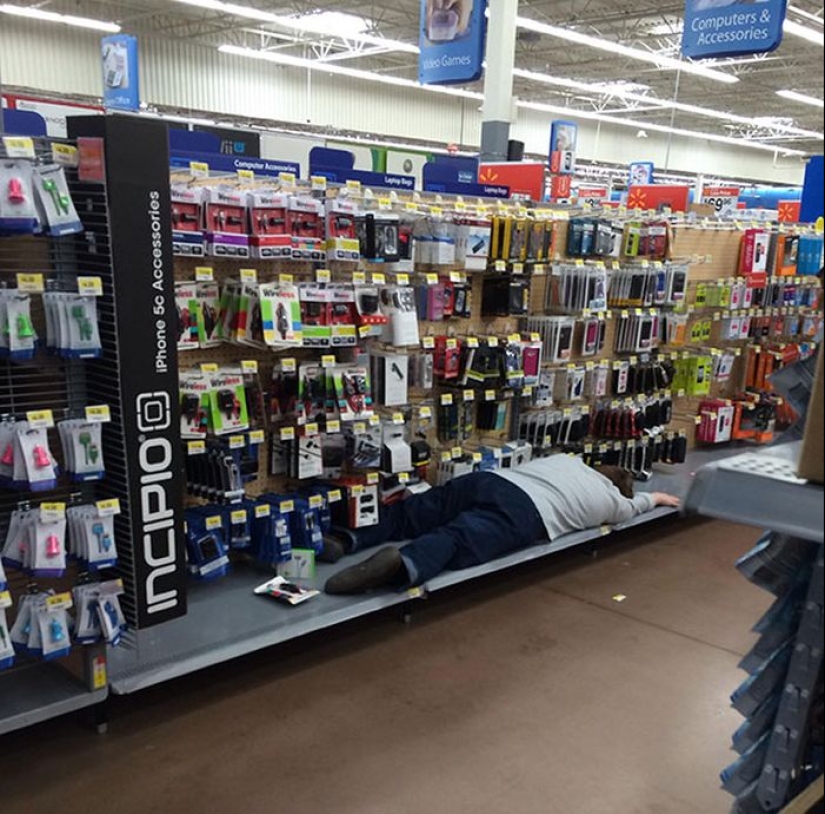 22 weirdos from Walmart in their Natural Habitat 22 weirdos from Walmart in their Natural Habitat