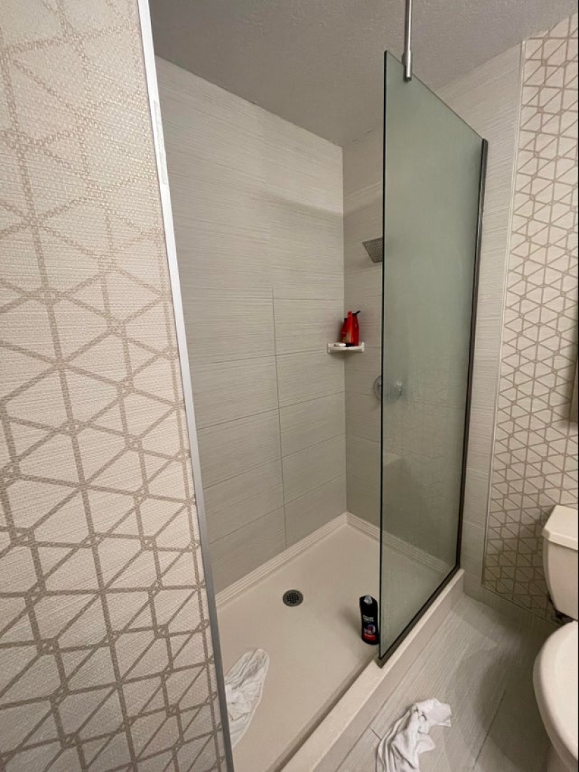 22 would-be designers and their "works" 22 would-be designers and their "works"