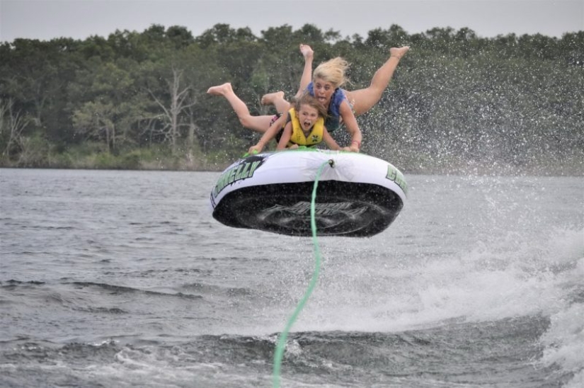 23 pictures taken a second before the inevitable