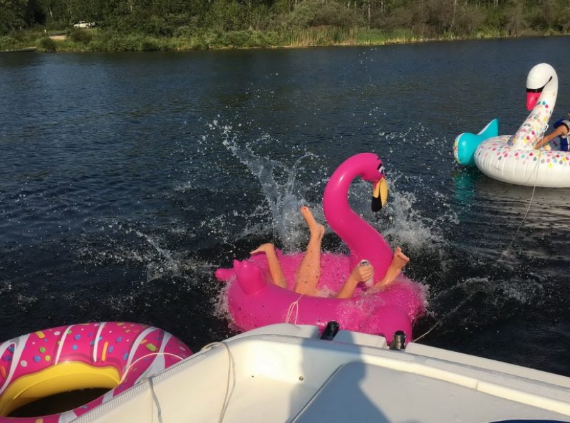 23 pictures taken a second before the inevitable