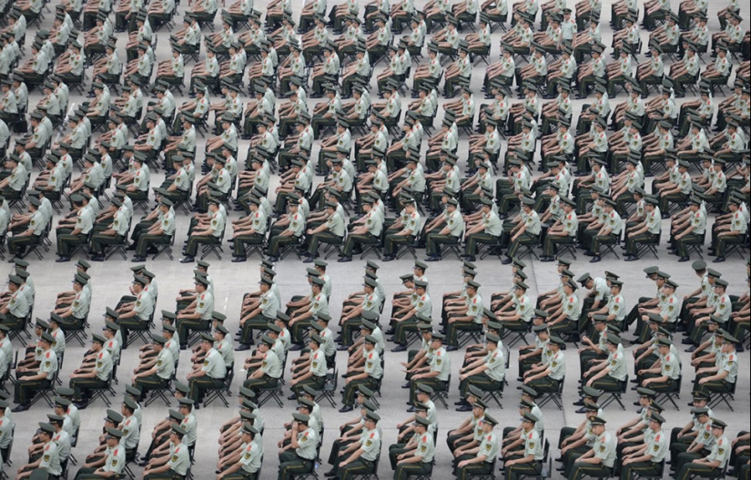 23 shocking photos about how many people there are in China