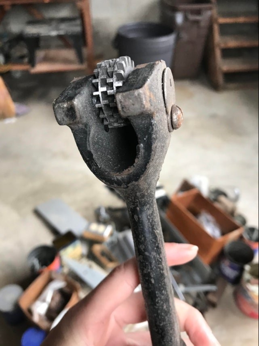 24 interesantes, pero oscuro sujeto, el cual tuve que pedir en la Red 24 interesantes, pero oscuro sujeto, el cual tuve que pedir en la Red