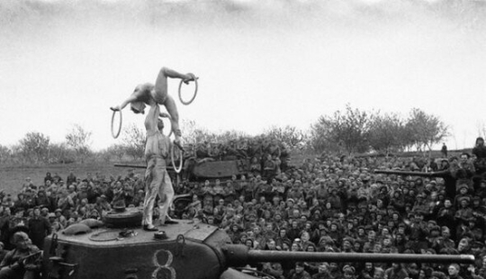 25 fotos históricas que capturaron los momentos dramáticos del pasado