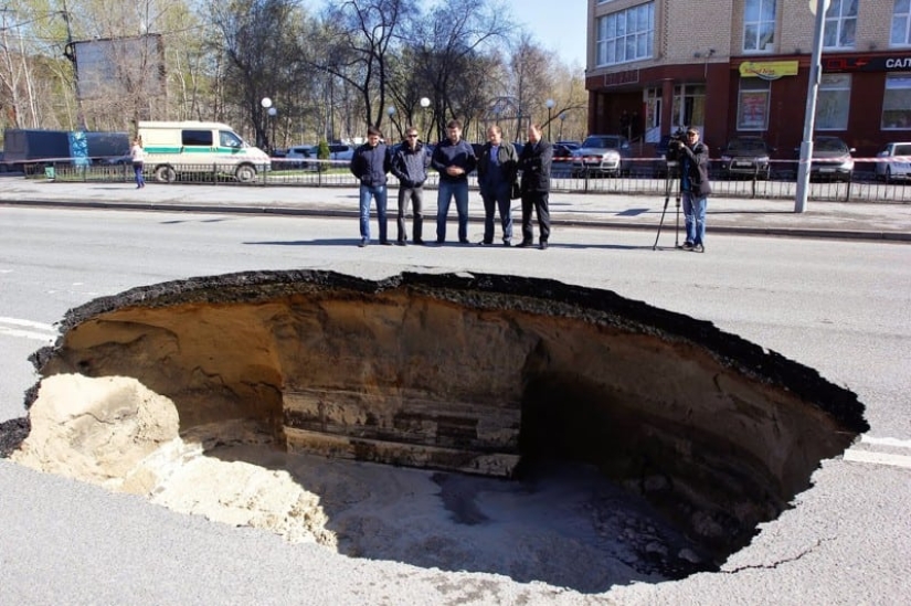 25 impressive 3D drawings on asphalt from Russian street artists