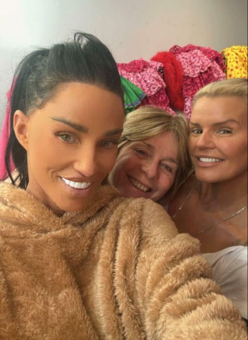 25 Instagram VS. Reality Pics That Show How Out Of Touch With Reality Some People Are 25 Instagram VS. Reality Pics That Show How Out Of Touch With Reality Some People Are