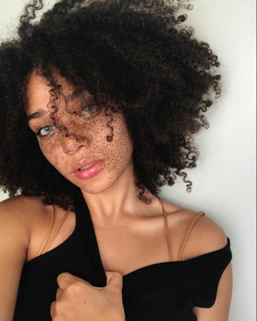 25 people with unique faces that attract and repel at the same time 25 people with unique faces that attract and repel at the same time