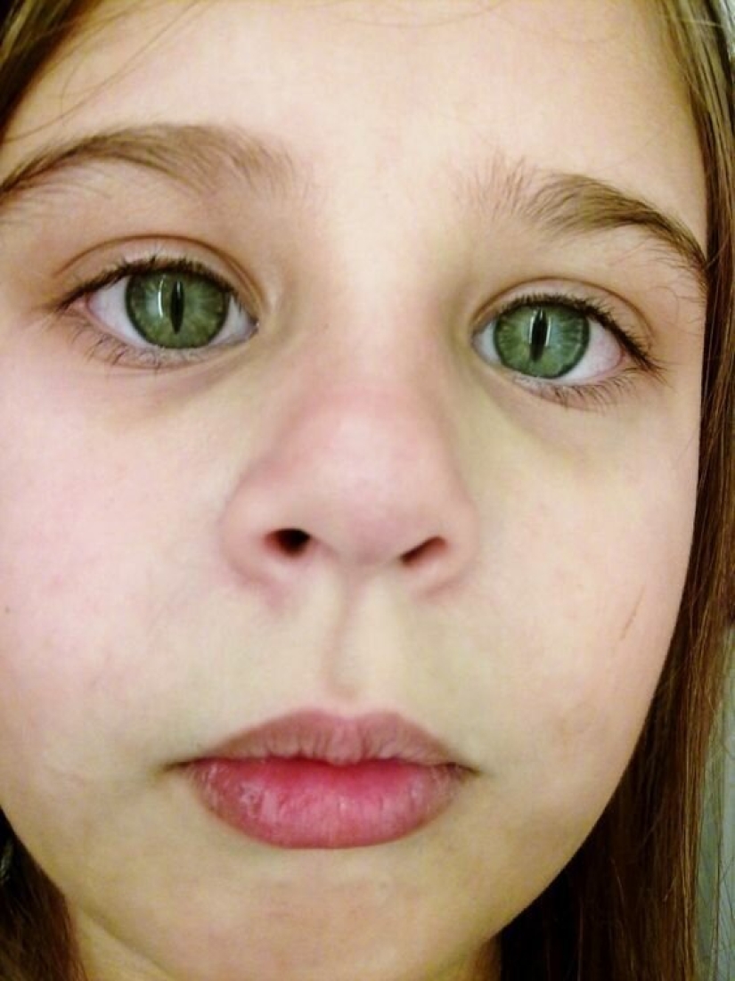 25 people with unique faces that attract and repel at the same time 25 people with unique faces that attract and repel at the same time