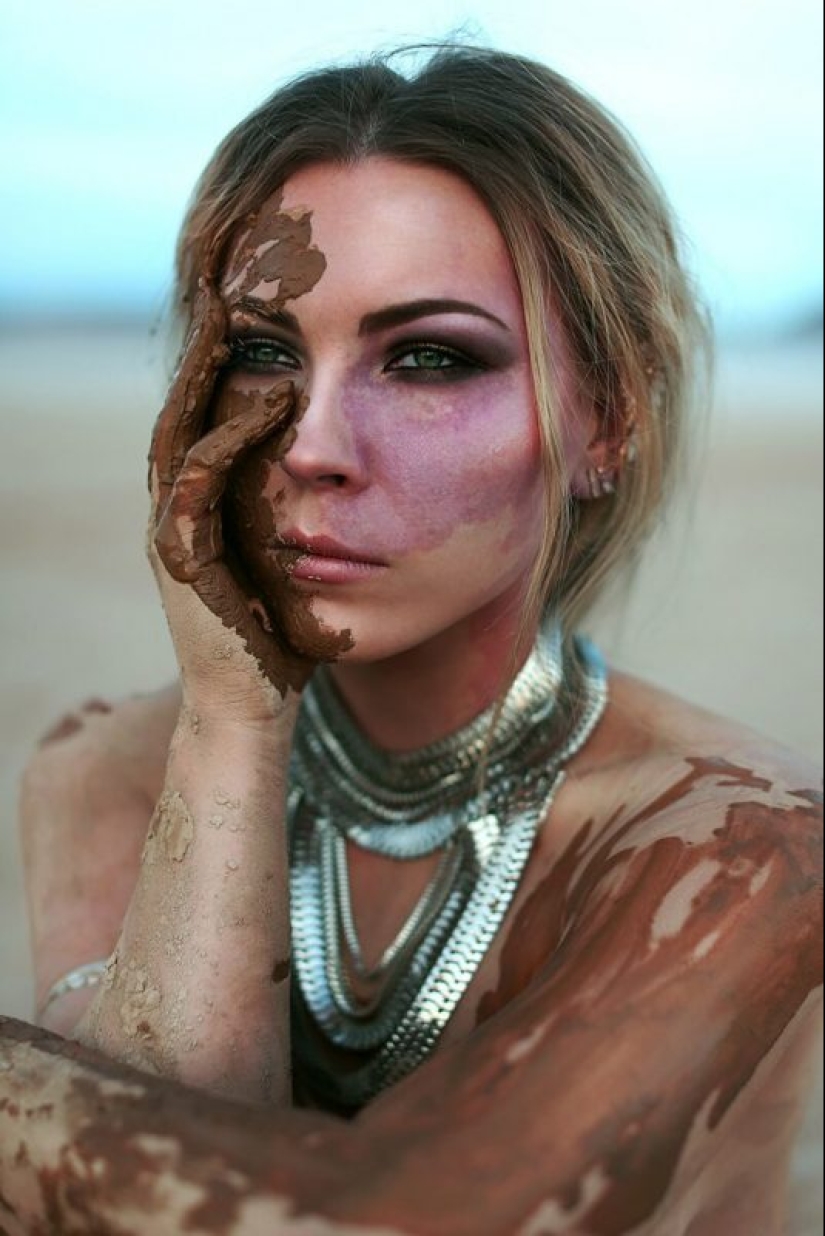 25 people with unique faces that attract and repel at the same time 25 people with unique faces that attract and repel at the same time