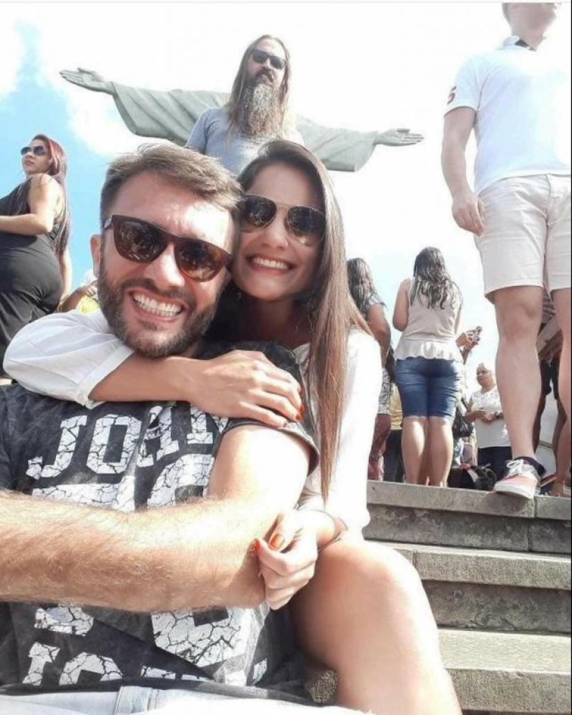 25 photos where all the fun happens in the background 25 photos where all the fun happens in the background