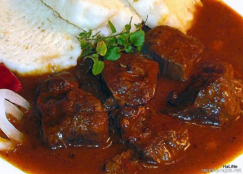 25 platos nacionales increíblemente deliciosos que son una visita obligada