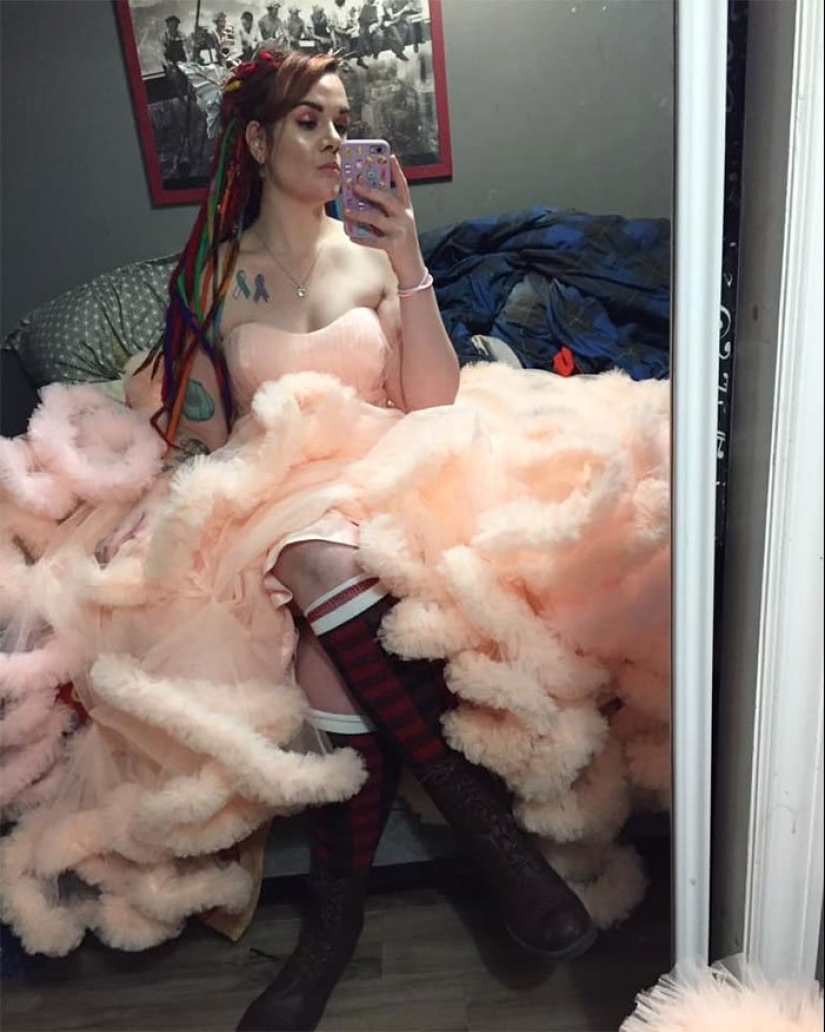 25 unusual things bought at flea markets and thrift stores