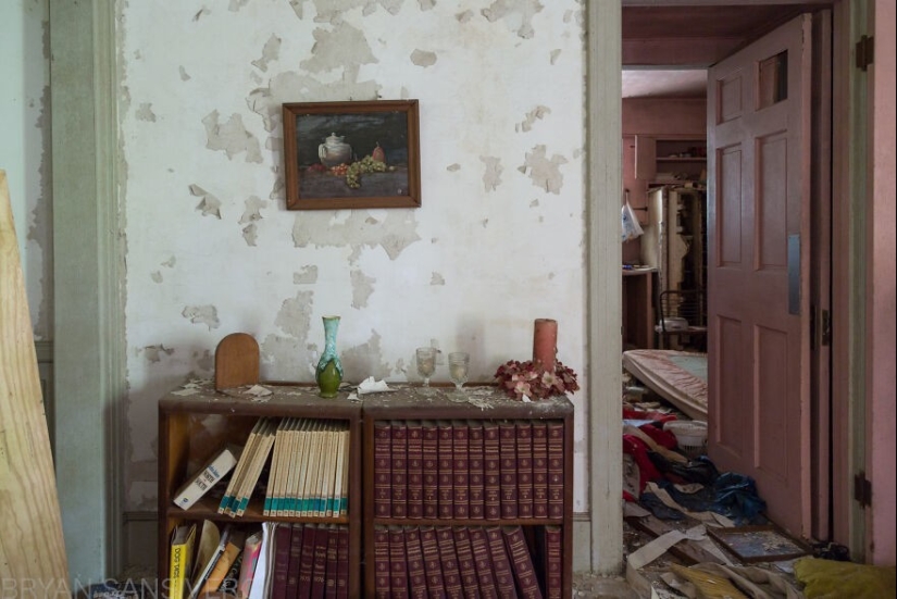 27 creepy photos of an abandoned farmstead 27 creepy photos of an abandoned farmstead