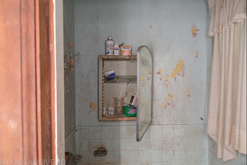 27 creepy photos of an abandoned farmstead 27 creepy photos of an abandoned farmstead