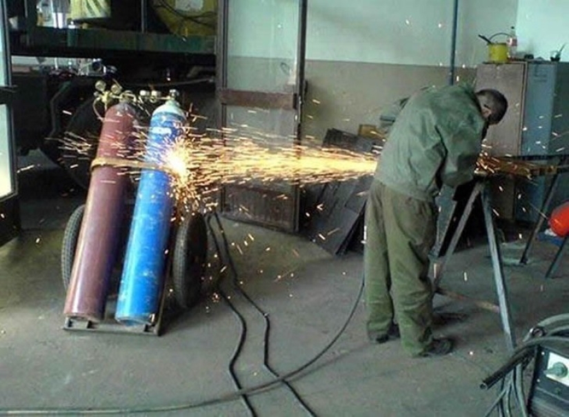 27 pictures that show why women live longer than men