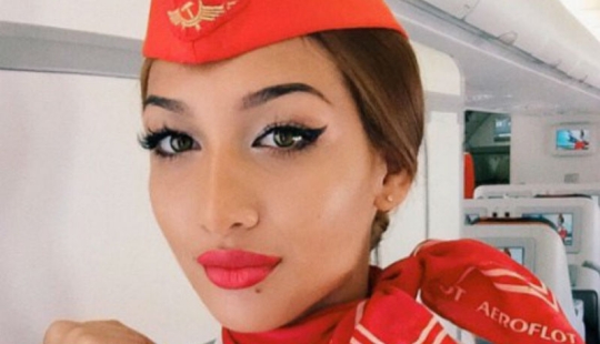 27 sexiest selfies of flight attendants from around the world