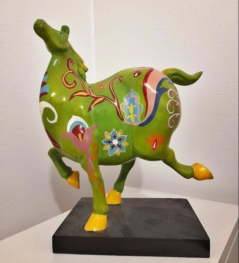 30 cute, quirky and unsettling finds from second-hand stores 30 cute, quirky and unsettling finds from second-hand stores