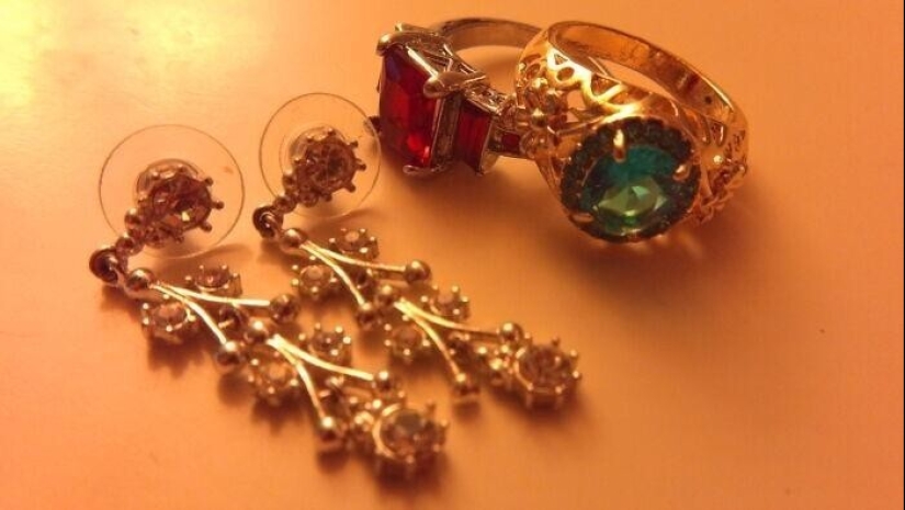 30 cute, quirky and unsettling finds from second-hand stores 30 cute, quirky and unsettling finds from second-hand stores