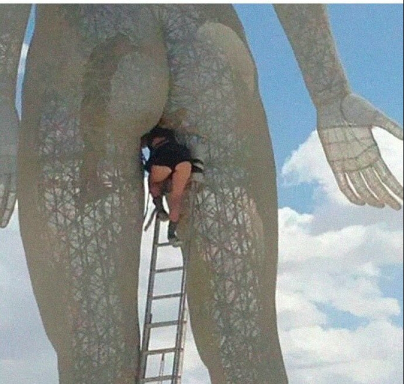 30 divertidos memes dedicados a la obra y colegas