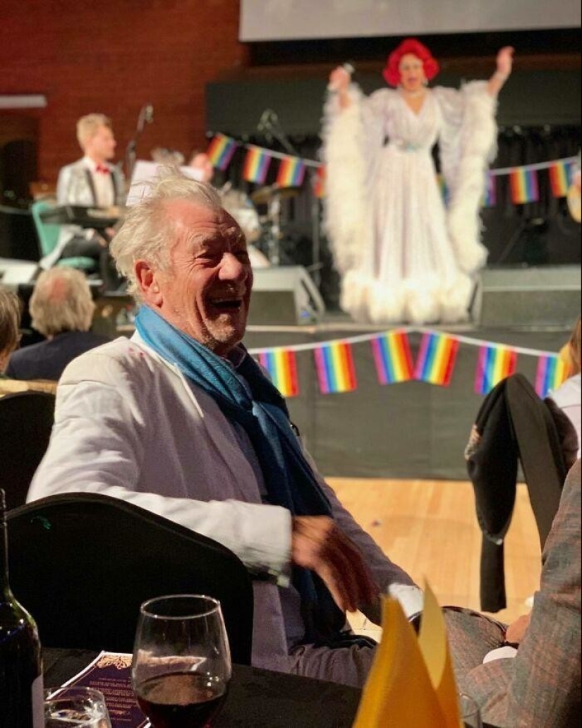 30 estrellas que están en la reunión eran muy buena gente 30 estrellas que están en la reunión eran muy buena gente