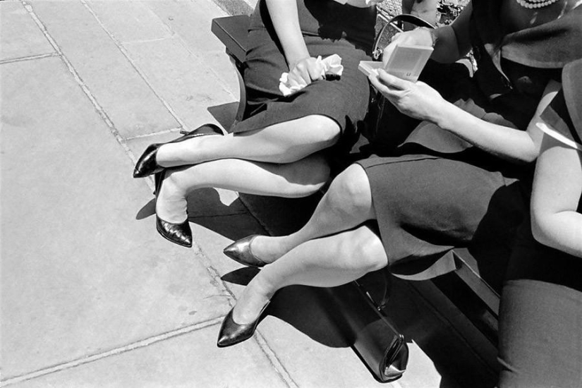 30 photographs by the great photographer Henri Cartier-Bresson