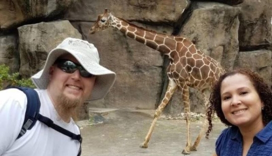 30 photos that prove why you shouldn't trust strangers to be a photographer