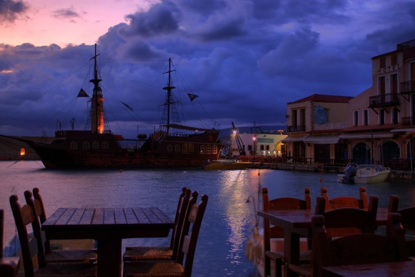 30 reasons to fall in love with Greece 30 reasons to fall in love with Greece