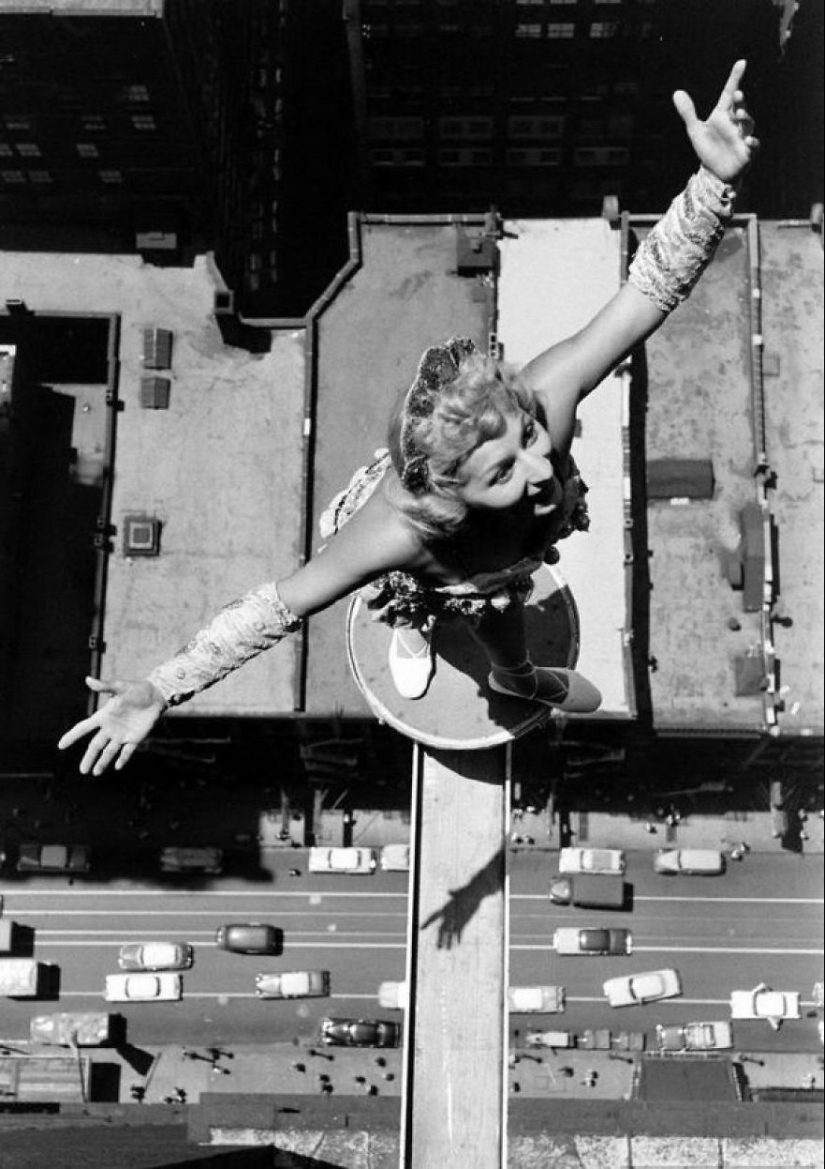 33 creepy pictures from the roof of the world