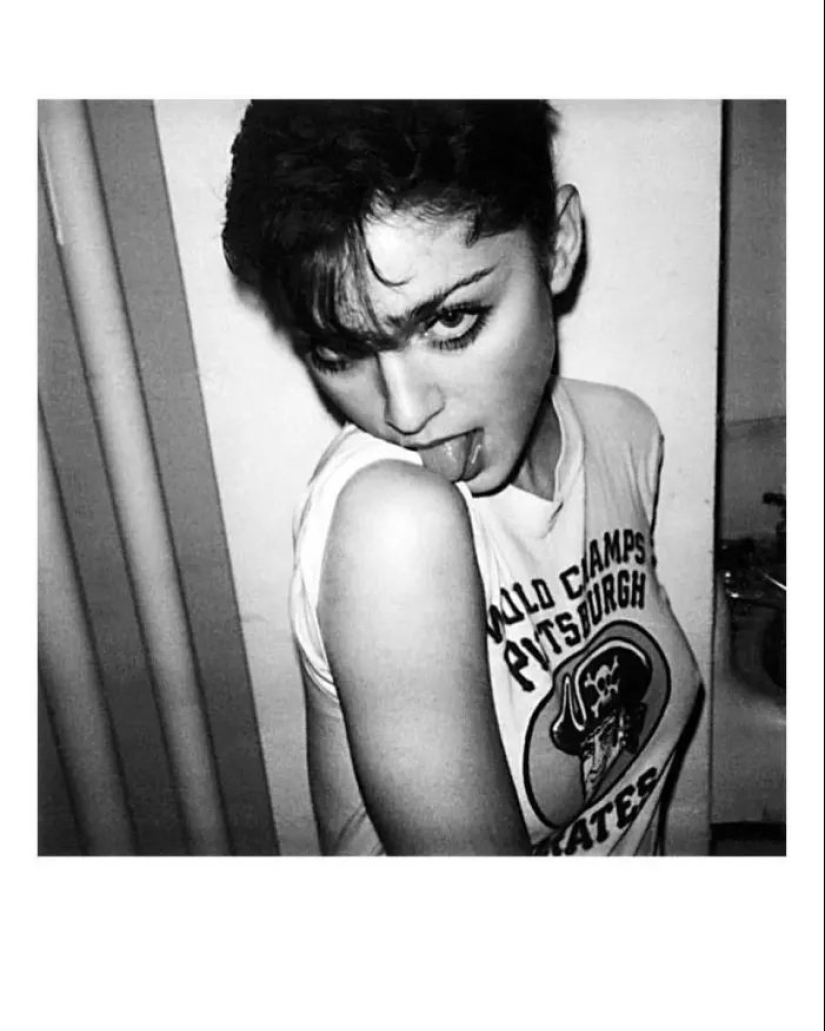 33 rare behind the scenes photos of the legendary personalities from the greatest music photographers 33 rare behind the scenes photos of the legendary personalities from the greatest music photographers