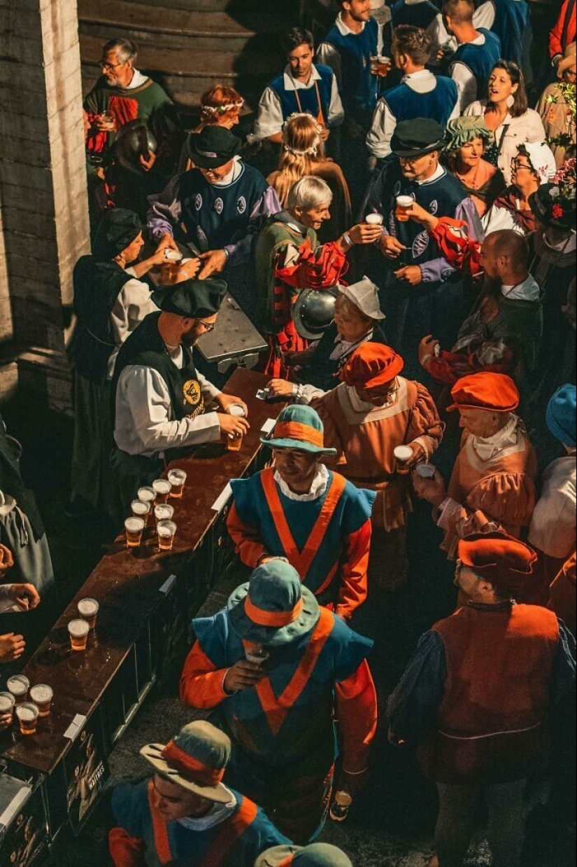 36 veces cuando ella sólo quería tomar una foto, pero resultó una pintura del Renacimiento 36 veces cuando ella sólo quería tomar una foto, pero resultó una pintura del Renacimiento