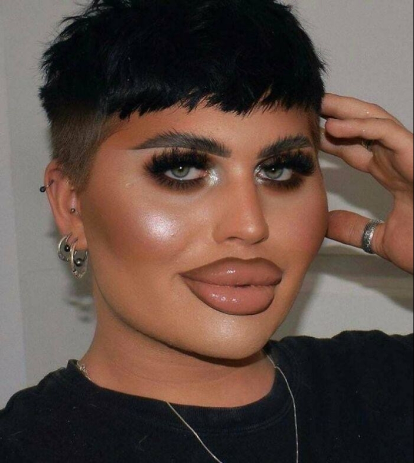 40 hilarious examples of terrible makeup