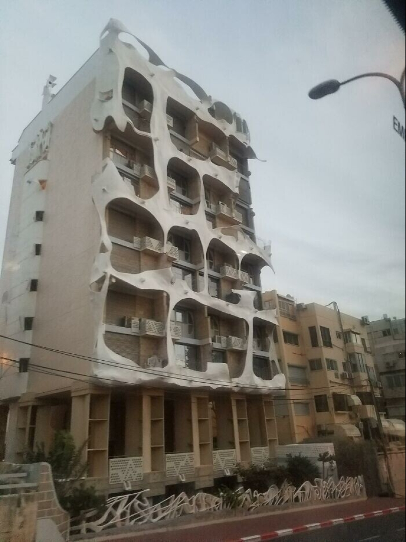 40 questionable architectural solutions that you can't take your eyes off 40 questionable architectural solutions that you can't take your eyes off