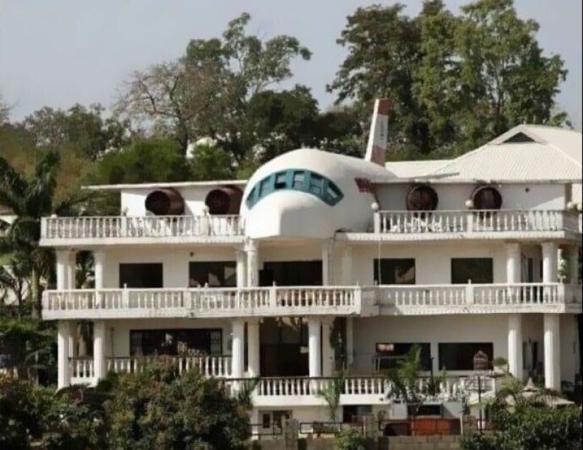 40 questionable architectural solutions that you can't take your eyes off 40 questionable architectural solutions that you can't take your eyes off