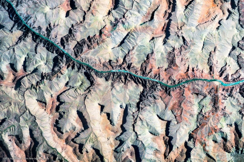 44 amazing abstract images from Google Earth 44 amazing abstract images from Google Earth