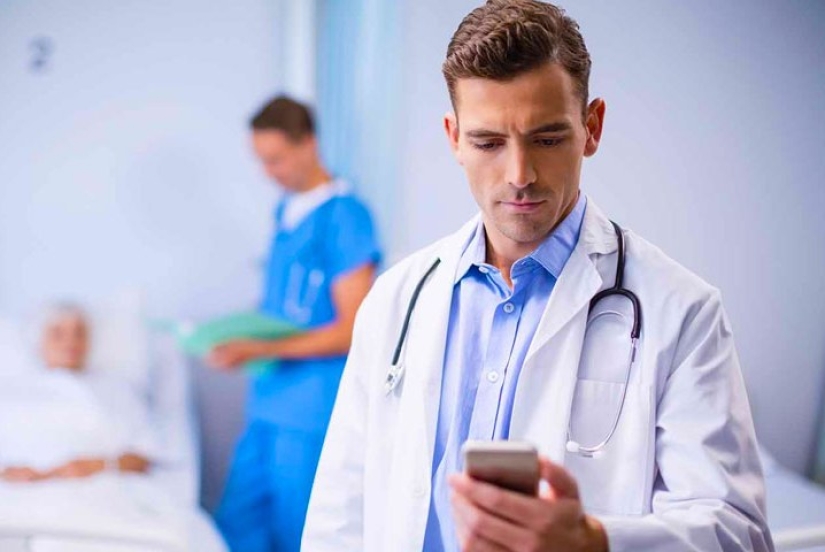 5 important reasons not to take your smartphone to the toilet 5 important reasons not to take your smartphone to the toilet