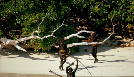 5 impresionantes playas donde se puede comer... o muertos