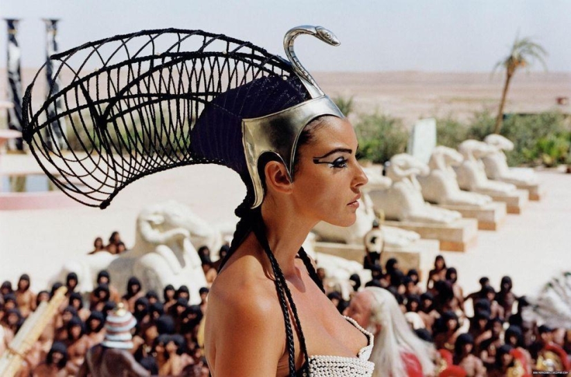 6 of the most striking images of Cleopatra on the screen 6 of the most striking images of Cleopatra on the screen