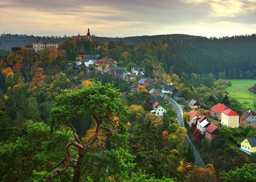 6 smallest cities in the world