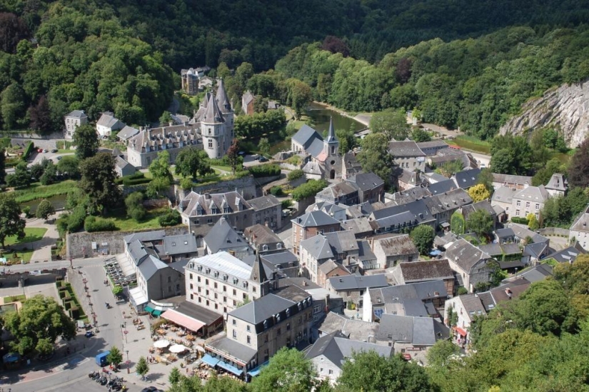 6 smallest cities in the world