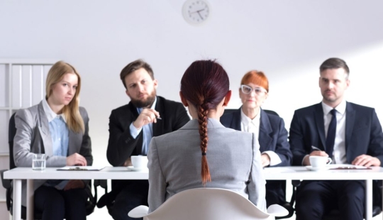 7 historias reales sobre entrevistas extrañas de la boca de un oficial de personal