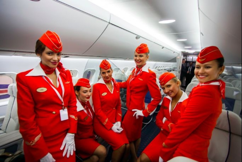 7 things that flight attendants "imperceptibly" learn about passengers when boarding a flight