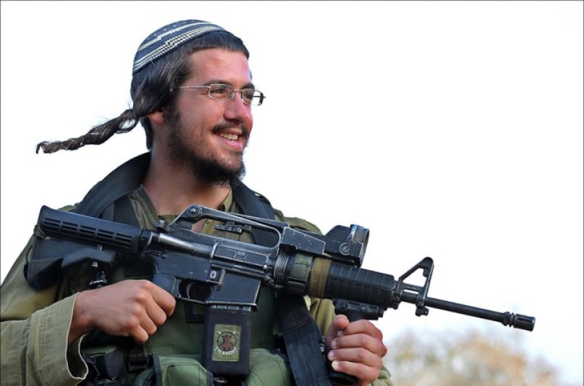 8 things strictly forbidden to IDF soldiers 8 things strictly forbidden to IDF soldiers