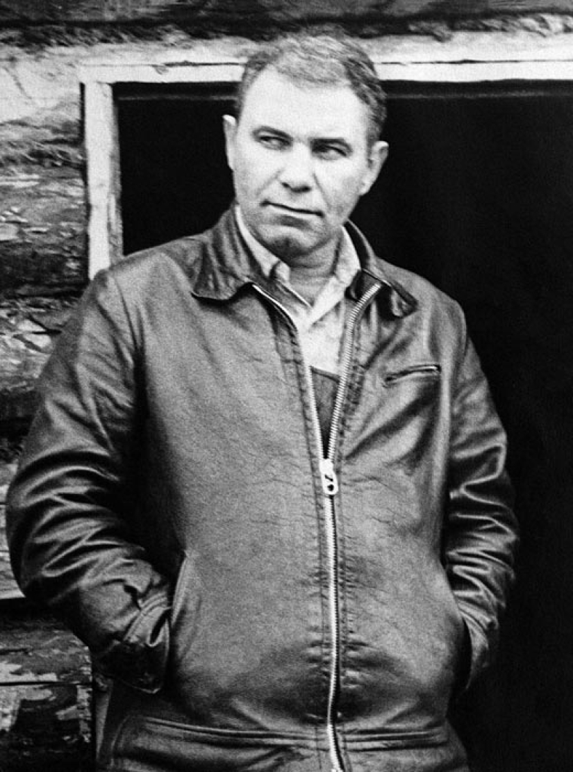 A life worthy of a novel: Vadim Tumanov, a sailor, a prisoner, a gold digger and a friend of Vysotsky A life worthy of a novel: Vadim Tumanov, a sailor, a prisoner, a gold digger and a friend of Vysotsky