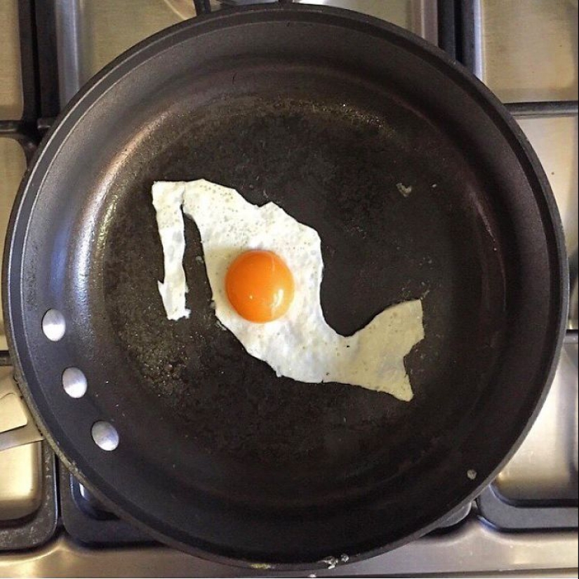 A Mexican woman creates works of art from banal fried eggs A Mexican woman creates works of art from banal fried eggs