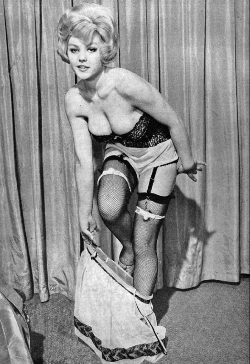 A sexy Margaret Nolan: Busty sex bomb from prudish England A sexy Margaret Nolan: Busty sex bomb from prudish England