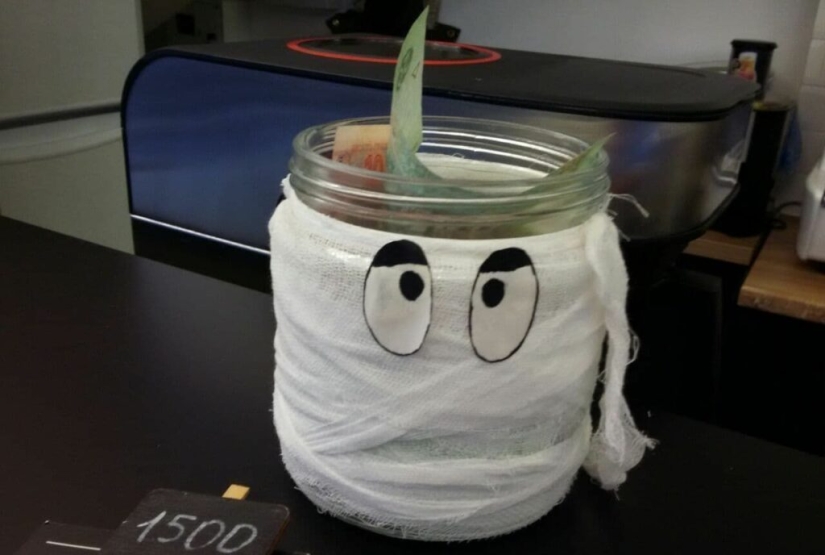 A tip jar as a sample of folk art