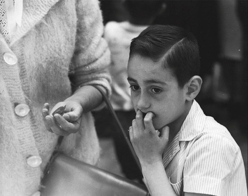 A tourist bought an envelope at a flea market, where he found negatives from an unknown genius