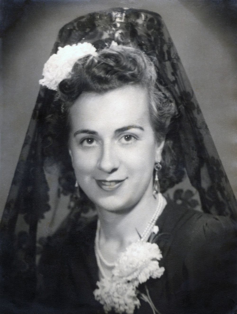 A tourist bought an envelope at a flea market, where he found negatives from an unknown genius