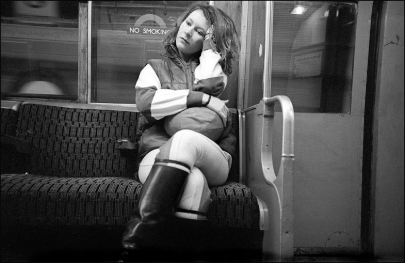 "Abajo de la tubería": Londres un fotógrafo con los años, en silencio, la filmación de los pasajeros del metro