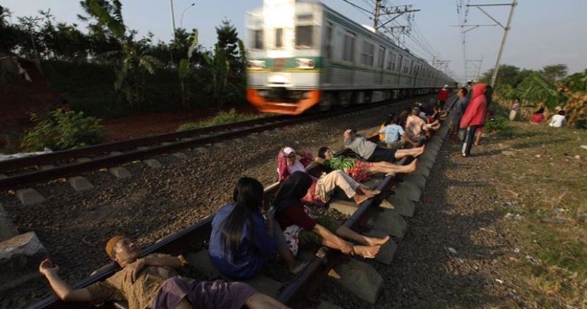 ¡Abuela, ten piedad! Los métodos más peligrosos de la medicina tradicional ¡Abuela, ten piedad! Los métodos más peligrosos de la medicina tradicional