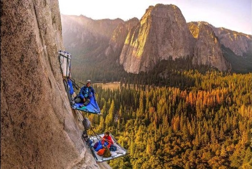Adrenaline junkies: powerful emotions at the risk of their lives